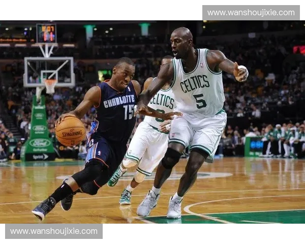 补位协防在现代篮球防守体系中的重要性与应用策略分析 补位协防在现代篮球防守体系中的重要性与应用策略分析